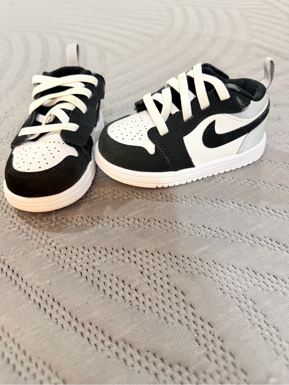 Jordan 1 Low Alt SE "White/Fire Red/Black/Matte Silver" Toddler Boys' Shoe